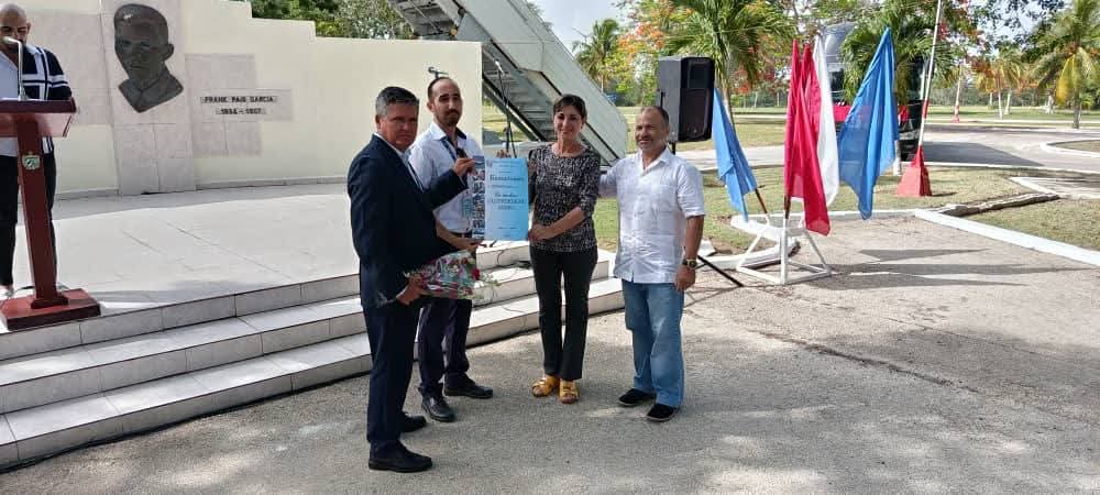 Recibe distinción de Colectivo Destacado a Nivel Nacional la UEB de Catering y Gastronomía de Holguín.