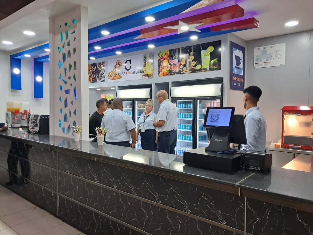 Se inaugura el punto de venta «Snack Bar» en la Terminal 3 del Aeropuerto Internacional José Martí